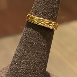 4 1/2 gold colored ring made of brass from India